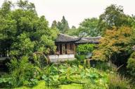 西湖邊上靈動(dòng)的中國古典園林